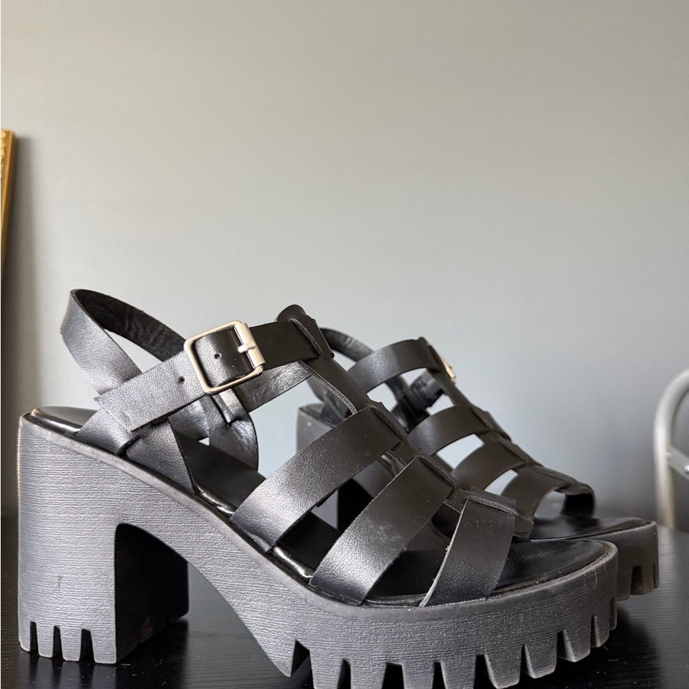 Chunky Black Platform Strappy Sandals - Women's